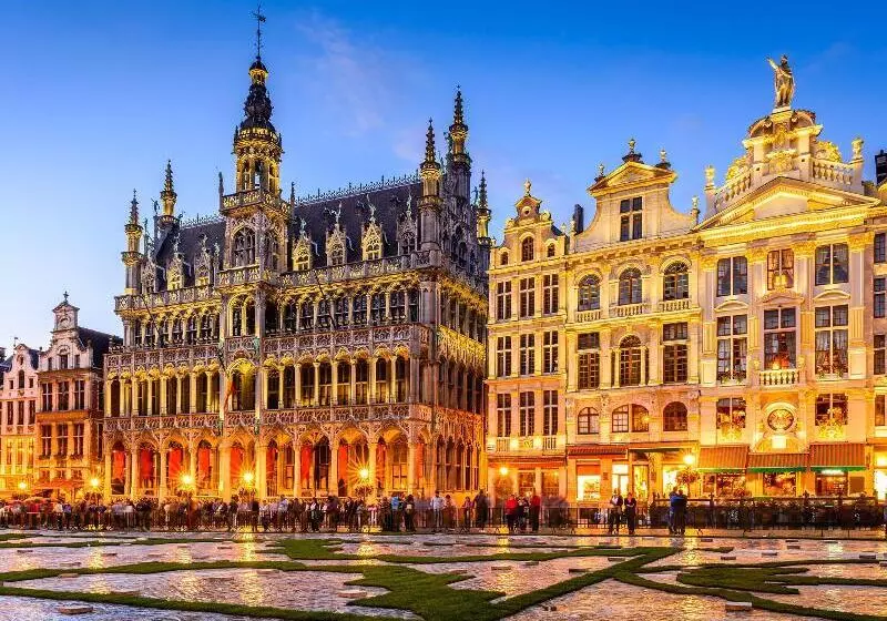 ホテル Holiday Inn Express Brussels Grand Place By Ihg