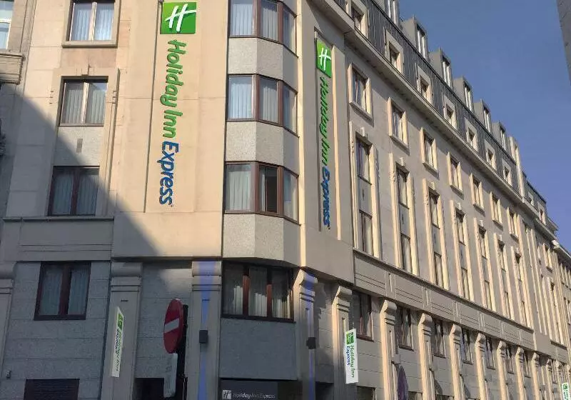 ホテル Holiday Inn Express Brussels Grand Place By Ihg