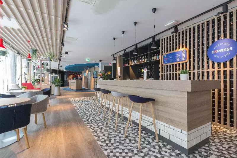 ホテル Holiday Inn Express Brussels Grand Place By Ihg
