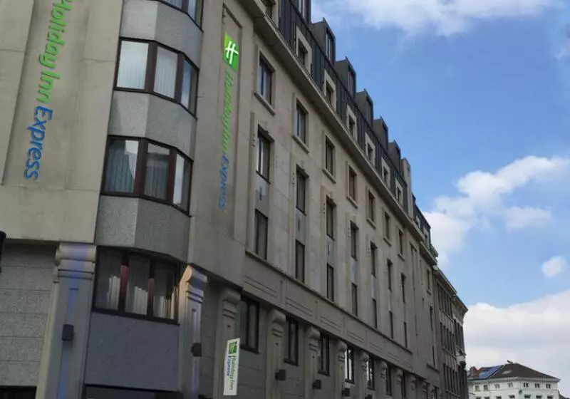 ホテル Holiday Inn Express Brussels Grand Place By Ihg