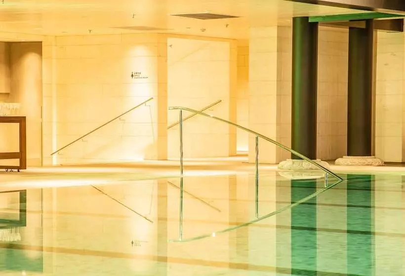 Hotelli New World Shenyang