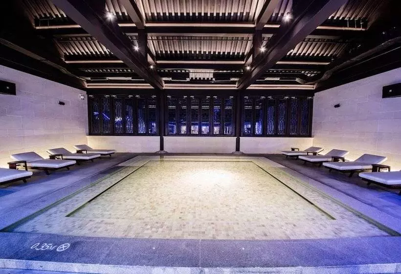 Hotelli New World Shenyang