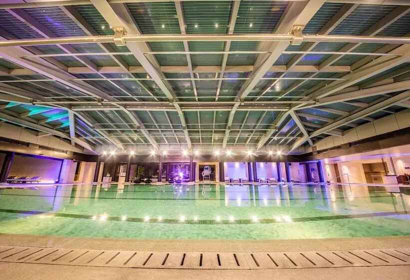 Hotelli New World Shenyang