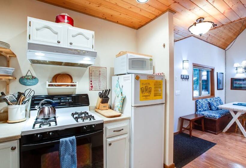 04sl   Hot Tub   Bbq   Pets Ok   Sleeps 5