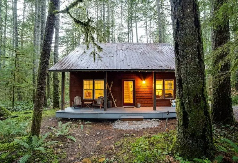12gs   Bbq   Wifi   Dishwasher   Sleeps 4