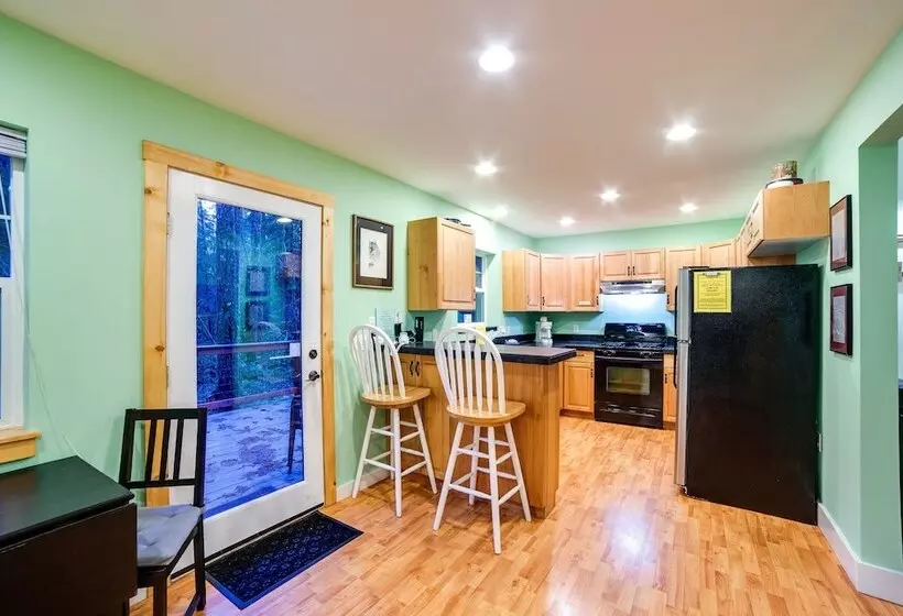 12gs   Bbq   Wifi   Dishwasher   Sleeps 4