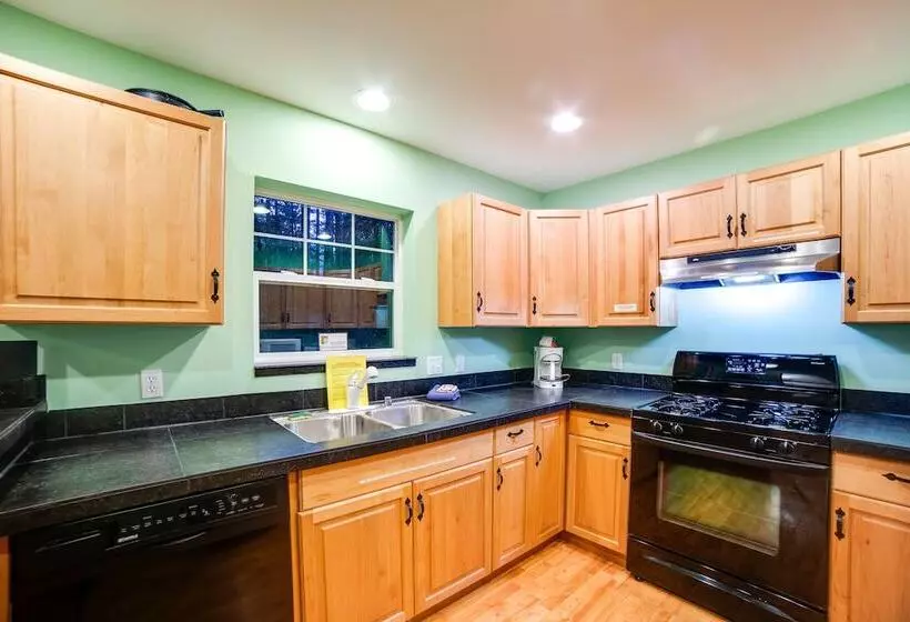 12gs   Bbq   Wifi   Dishwasher   Sleeps 4