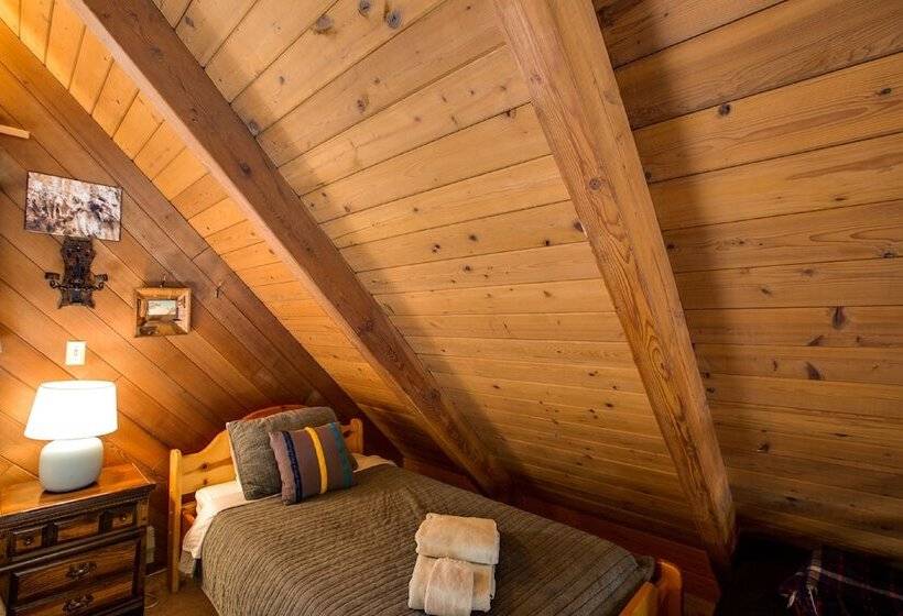 53mbr   Hot Tub   Wi Fi   Sleeps 6