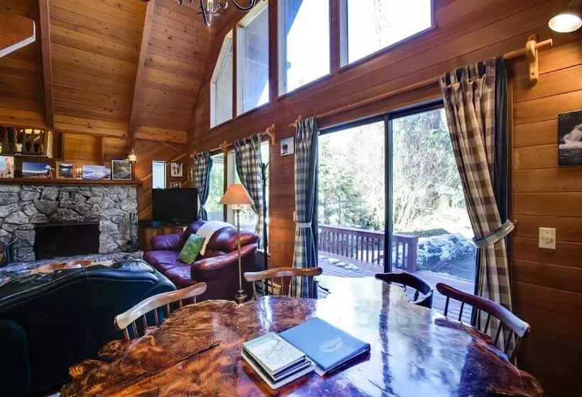 53mbr   Hot Tub   Wi Fi   Sleeps 6