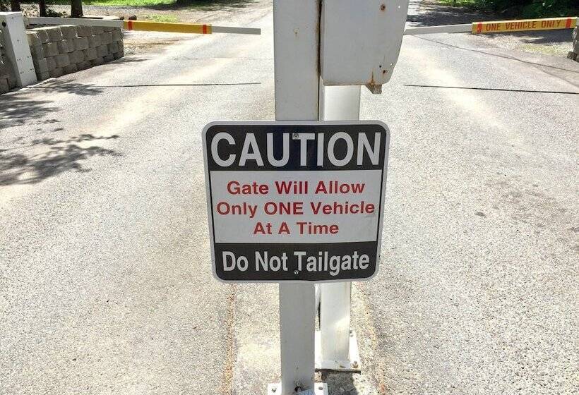 53mbr   Hot Tub   Wi Fi   Sleeps 6