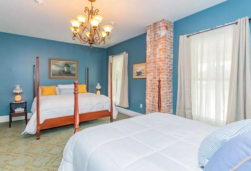 Historic Hotel Broadalbin