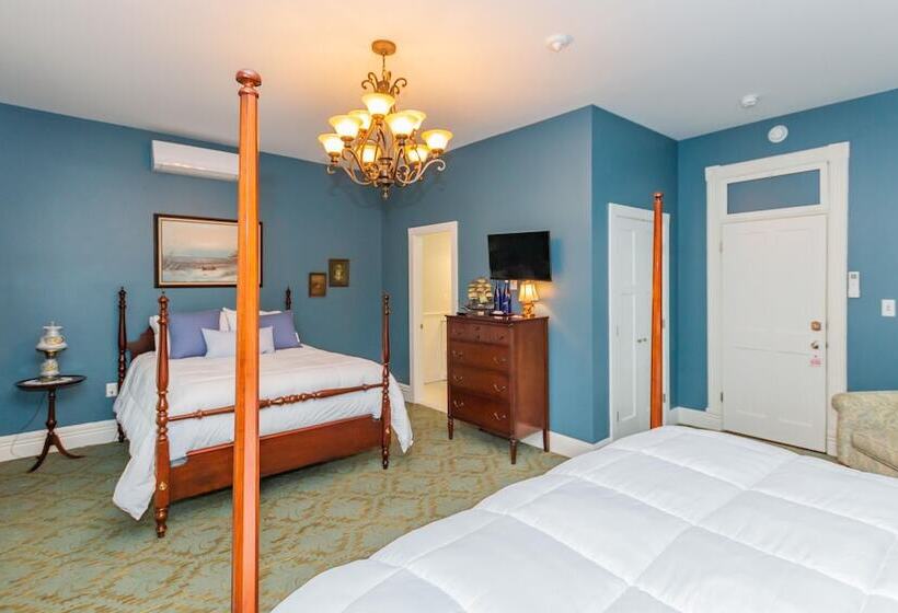 Historic Hotel Broadalbin