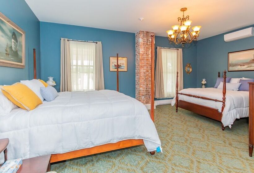 Historic Hotel Broadalbin