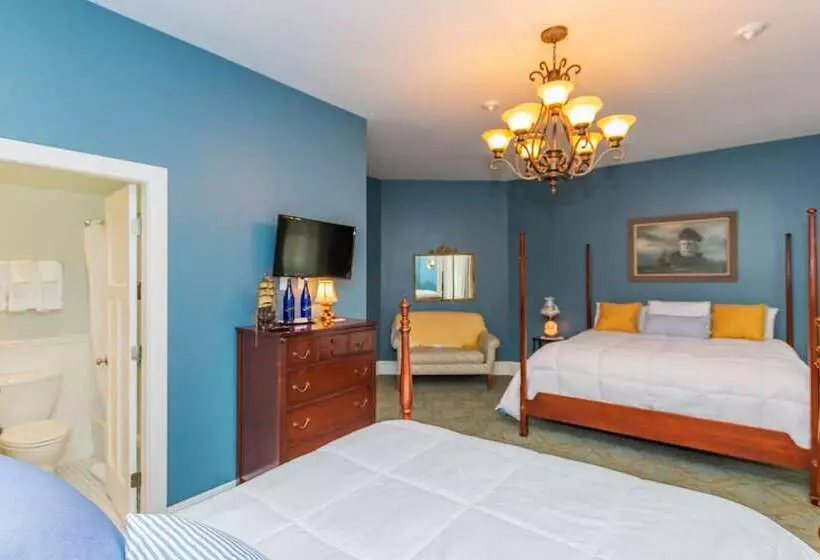 Historic Hotel Broadalbin