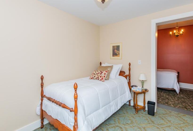 Historic Hotel Broadalbin