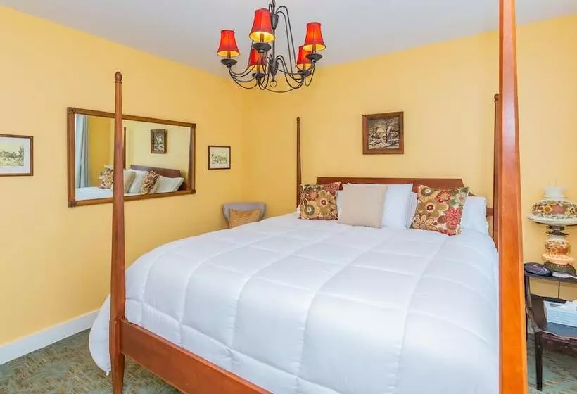 Historic Hotel Broadalbin