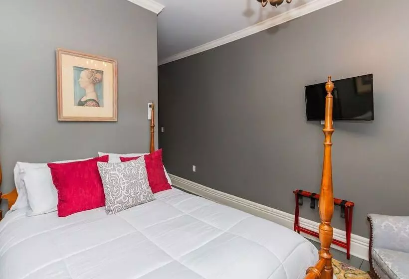 Historic Hotel Broadalbin