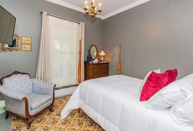 Historic Hotel Broadalbin