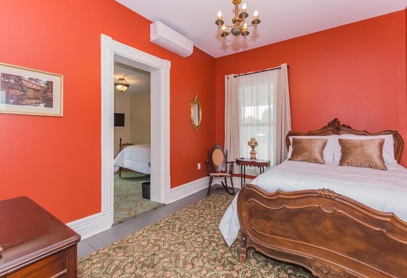 Historic Hotel Broadalbin