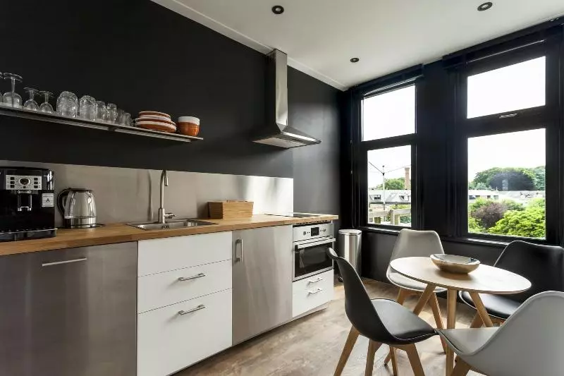 ホテル Bloemendaal Suites