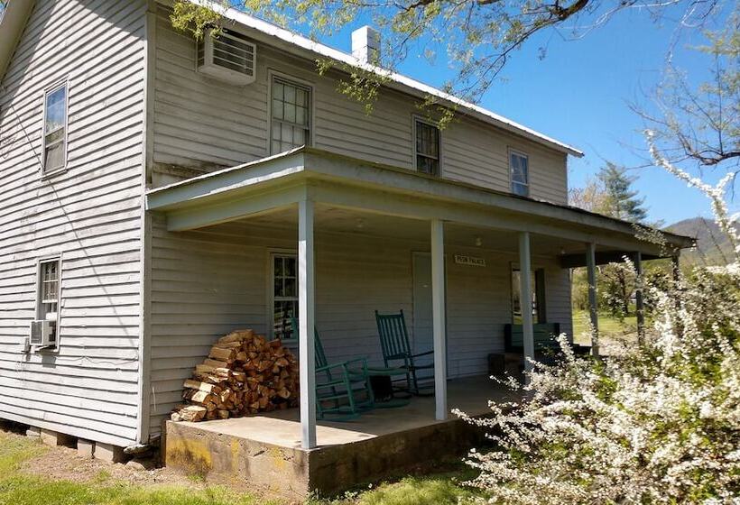 ホテル Graves Mountain Farm & Lodges