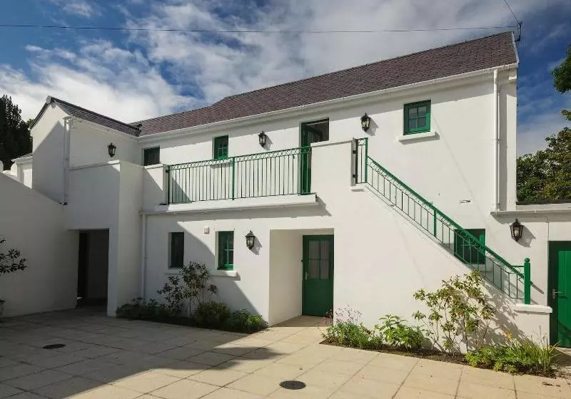 ホテル Milntown Self Catering Apartments