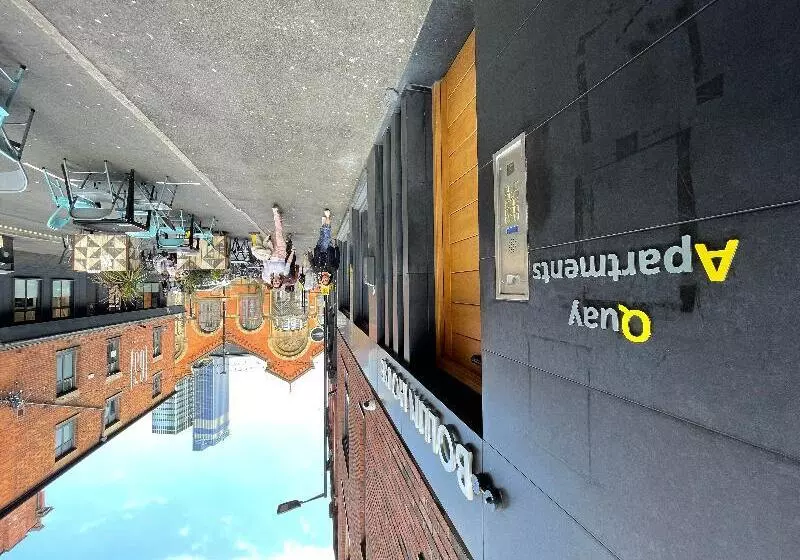 Hotelli Quay Apartments Manchester