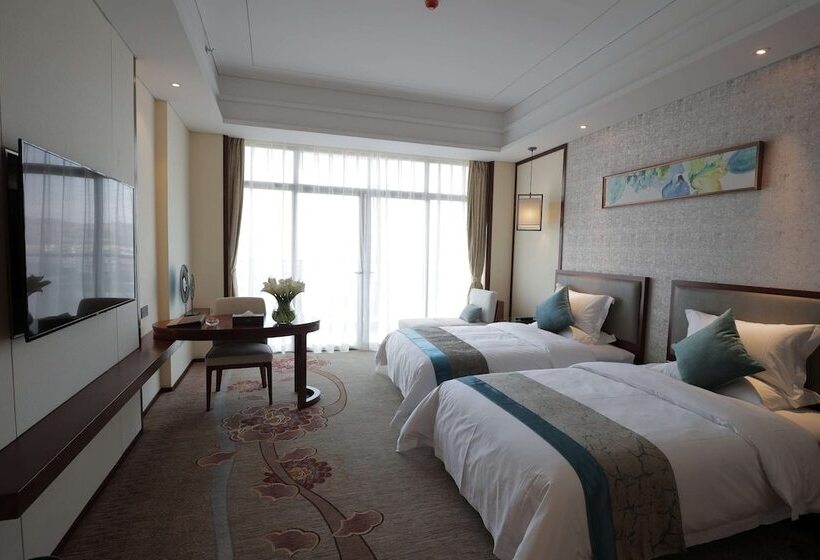 Hotel Ramada By Wyndham Kunming Yiliang