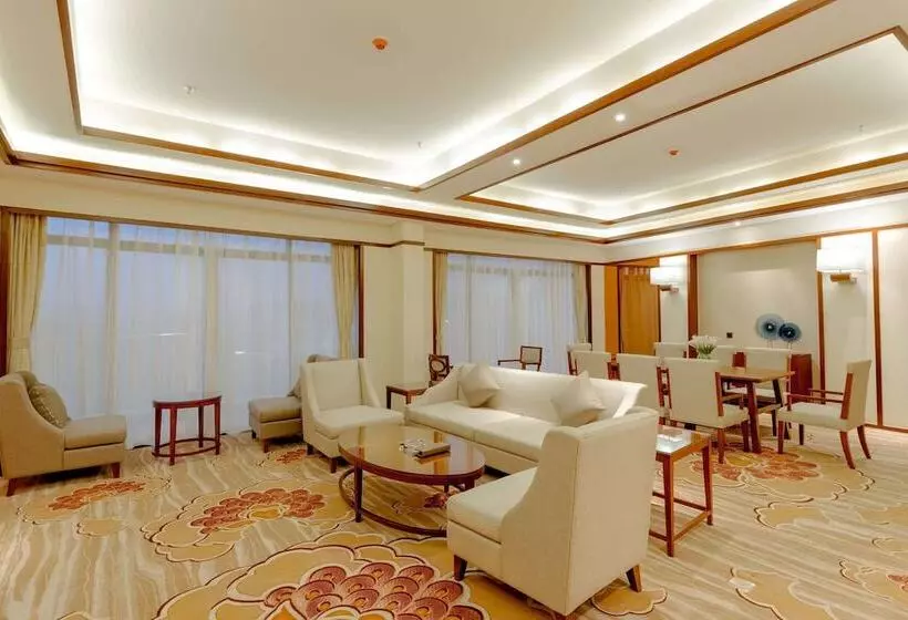 هتل Ramada By Wyndham Kunming Yiliang