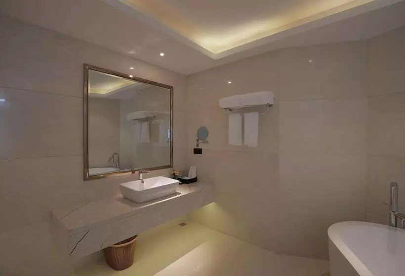هتل Ramada By Wyndham Kunming Yiliang