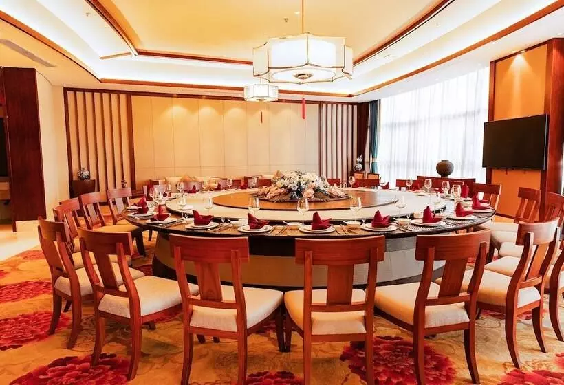 هتل Ramada By Wyndham Kunming Yiliang