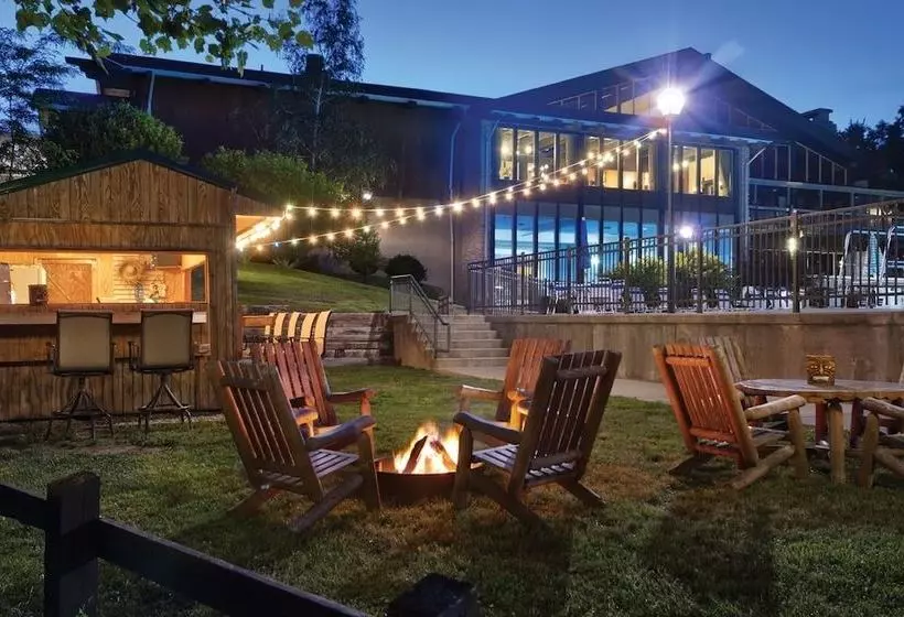 Hotelli Shawnee Lodge & Conference Center