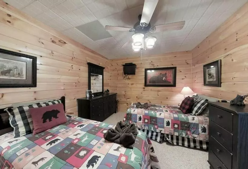 ホテル Soaring Eagle Lodge