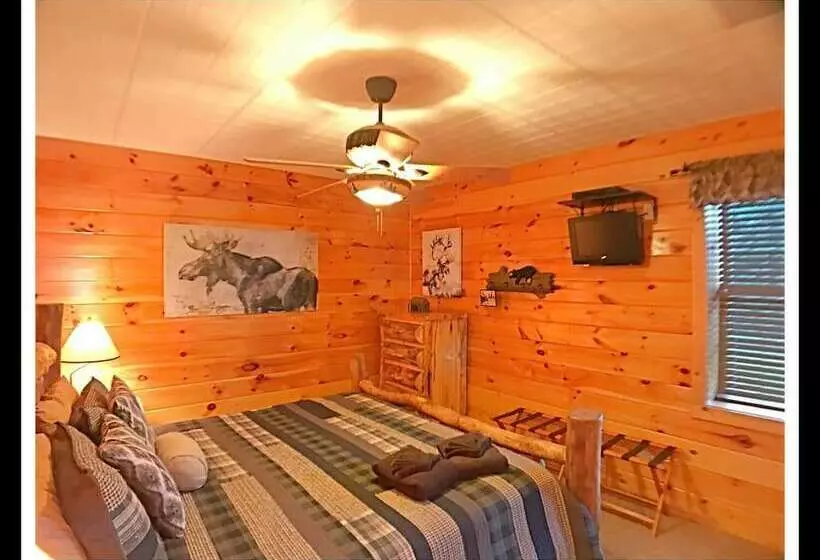 ホテル Soaring Eagle Lodge