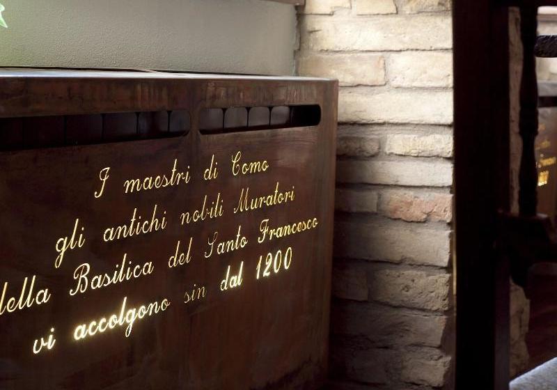 Loggia Dei Maestri Comacini