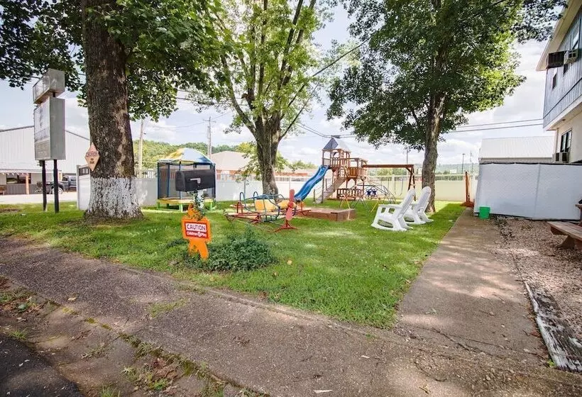 Motelli Current River Inn