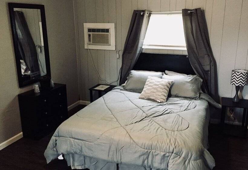 فندق على الطريق Current River Inn