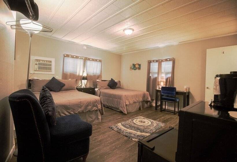 فندق على الطريق Current River Inn