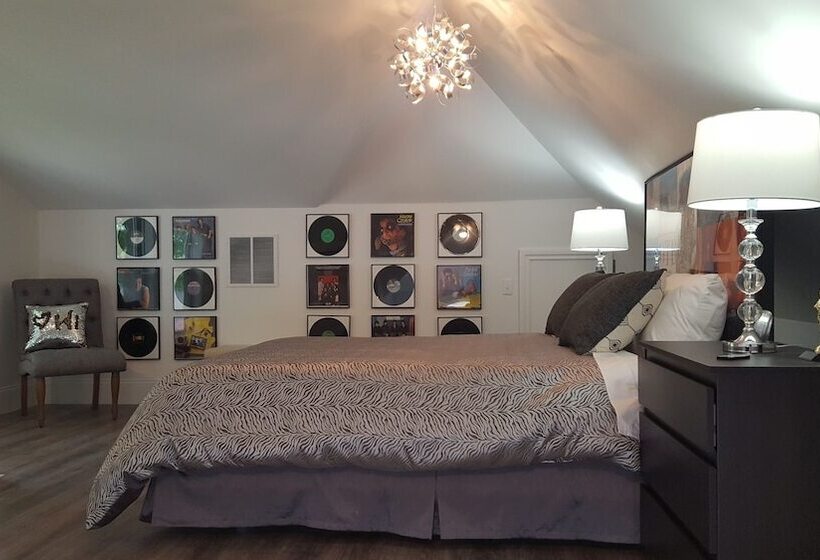 펜션 Devils Lake Inn