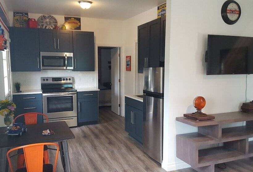 펜션 Devils Lake Inn