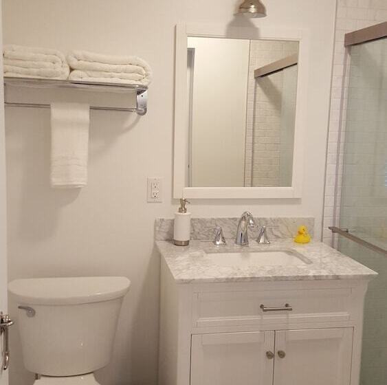 펜션 Devils Lake Inn