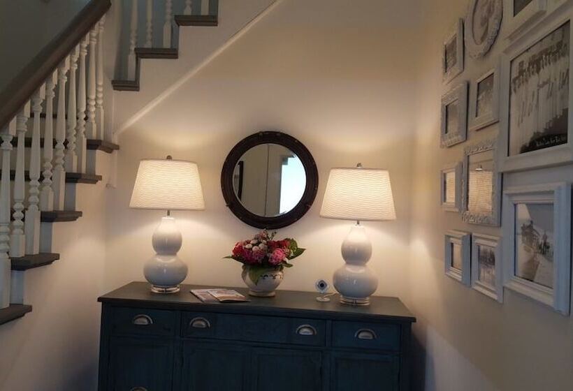 펜션 Devils Lake Inn