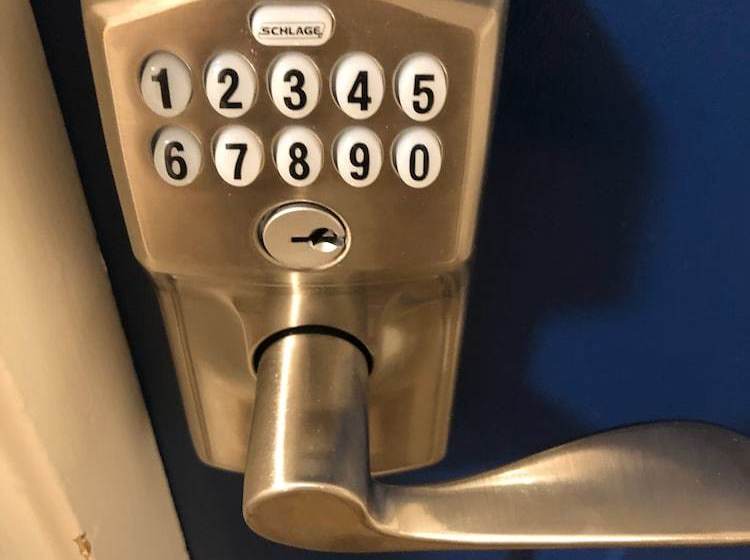 פנסיון Laurelhurst Historic Dougan Suites