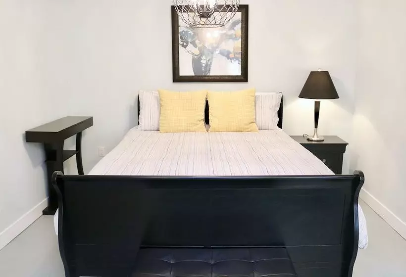 Majatalo Laurelhurst Historic Dougan Suites