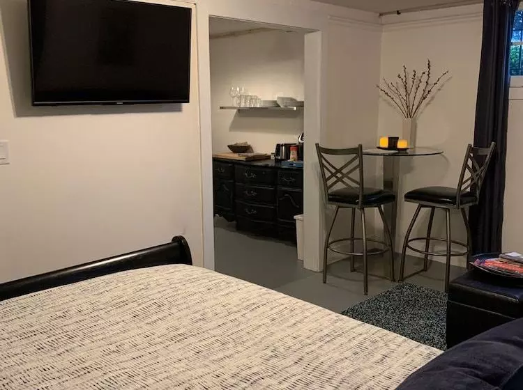 Majatalo Laurelhurst Historic Dougan Suites