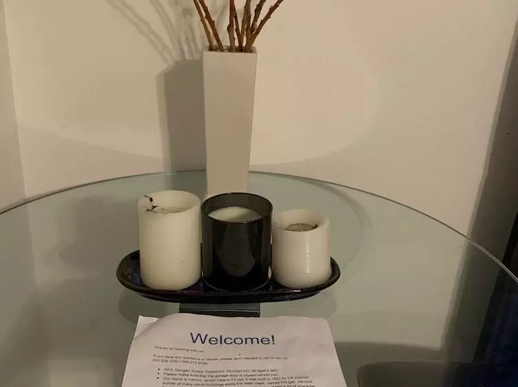 Majatalo Laurelhurst Historic Dougan Suites