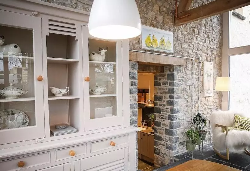 ペンション The Coach House At Gileston Manor