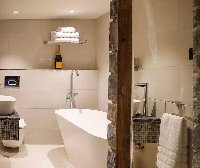 膳宿费 The Coach House At Gileston Manor