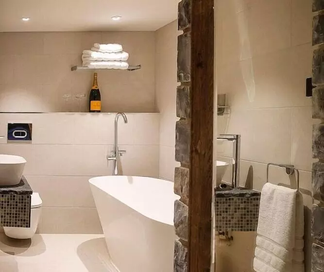 ペンション The Coach House At Gileston Manor