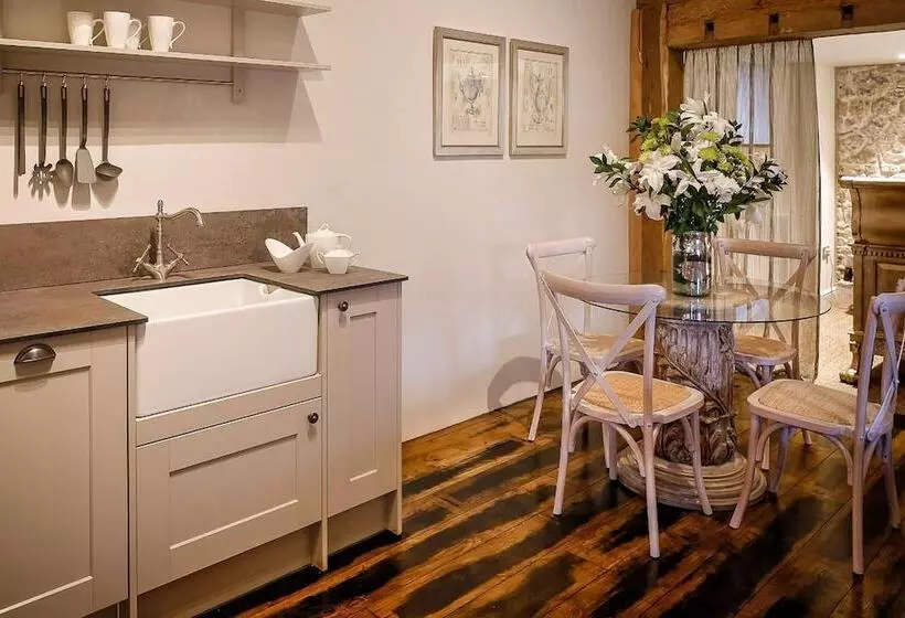 ペンション The Coach House At Gileston Manor